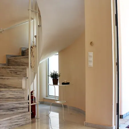 Friendly House 210m